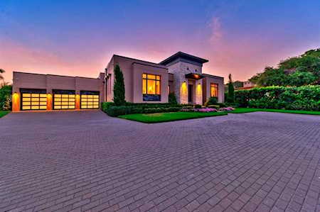2044 Brightwaters Blvd NE St Petersburg, FL 33704