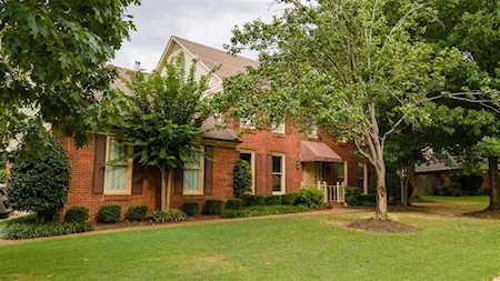 290 Walnut Trace Dr Cordova, TN 38018