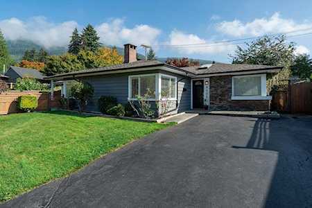 4486 Highland Boulevard North Vancouver, BC V7R 2Z9