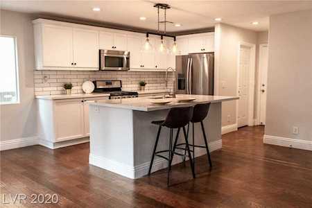 356 Dog Leg Dr Las Vegas, NV 89148