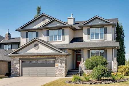 106 Springborough Green SW Calgary, AB T3H 5M4