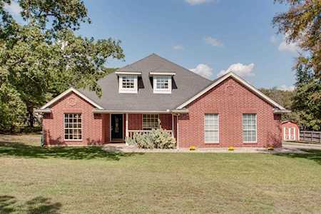 506 Post Oak Drive Newark, TX 76071