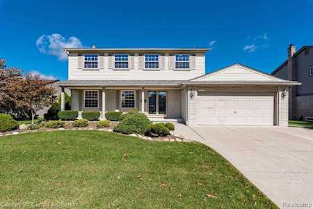 26822 Simone St Dearborn Heights, MI 48127