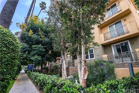 6038 Carlton Way #103 Los Angeles, CA 90028
