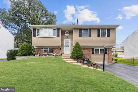 7027 Cresthaven Dr Glen Burnie, MD 21061