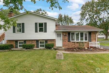 332 Maplewood Dr Antioch, IL 60002
