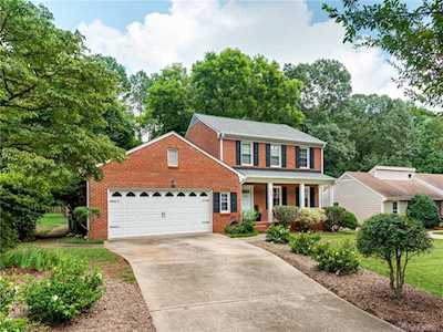 1407 Renfrow Ln Charlotte, NC 28270