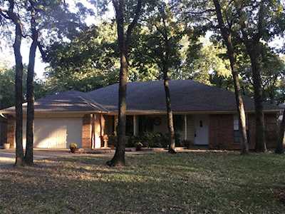 1104 Willow Ridge Drive Azle, TX 76020