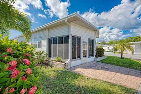 67 4th Ave Venice, FL 34285