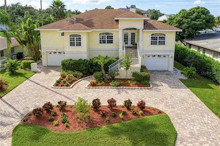 17 N Pine CIRCLE Belleair, FL 33756
