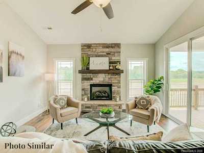 236 Leyland Circle Hendersonville, NC 28792