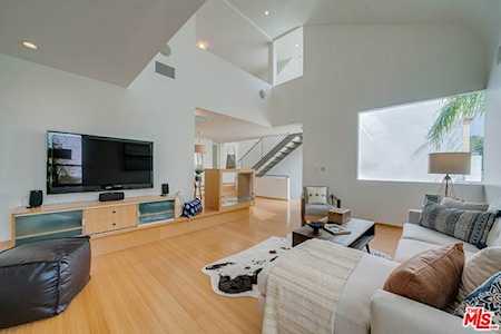 1035 19th Street #104 Santa Monica, CA 90403