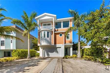 206 Church Ave Bradenton Beach, FL 34217