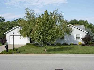 616 Carriage Hill Dr Watertown, WI 53098