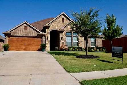300 Ovaletta Drive Justin, TX 76247