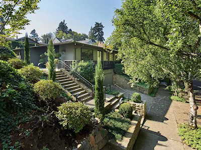 2122 SW Myrtle St Portland, OR 97201