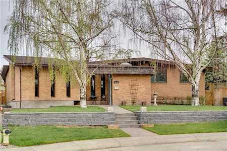 10403 Saxon Place SW Calgary, AB T2W 0T3
