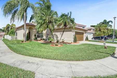 18093 SW 13th St Pembroke Pines, FL 33029