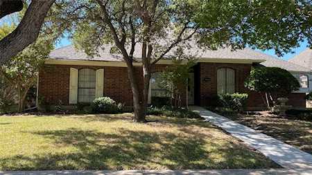 9015 Rodeo Drive Irving, TX 75063