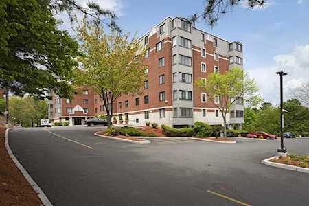 100 Ledgewood Dr #118 Stoneham, MA 02180