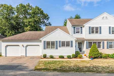 8 Pear Tree Ln #8 Franklin, MA 02038
