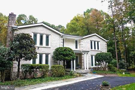 421 Chesapeake Dr Great Falls, VA 22066