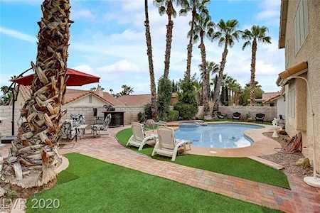 2708 Brookstone Ct Las Vegas, NV 89117