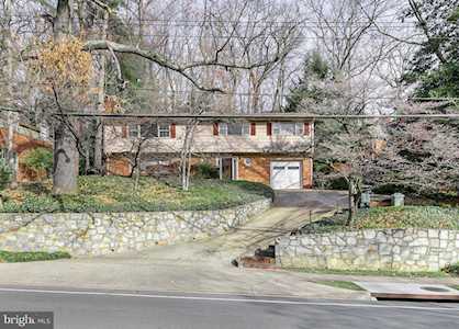2709 Arlington Ridge Rd Arlington, VA 22202