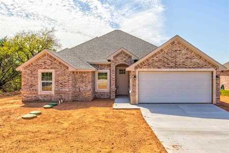 5706 Stonegate Circle Granbury, TX 76048