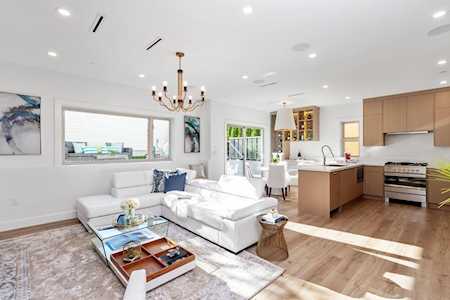 3075 Clark Drive Vancouver, BC V5N 3J2