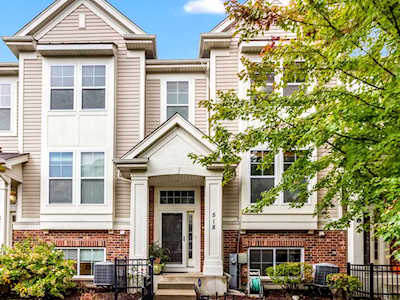518 Grosvenor Ln Aurora, IL 60504