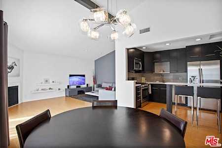 11939 Weddington Street #303 Valley Village, CA 91607