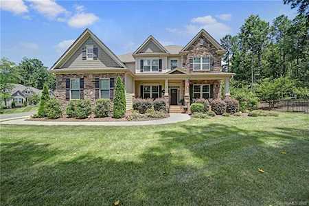 708 Fawns Glen Place Lake Wylie, SC 29710