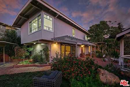 1136 N Kenter Avenue Los Angeles, CA 90049