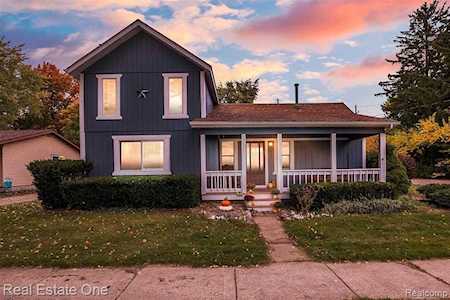 845 E Unadilla St Pinckney Vlg, MI 48169