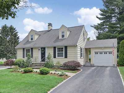 34 Cedarwood Avenue Waltham, MA 02453