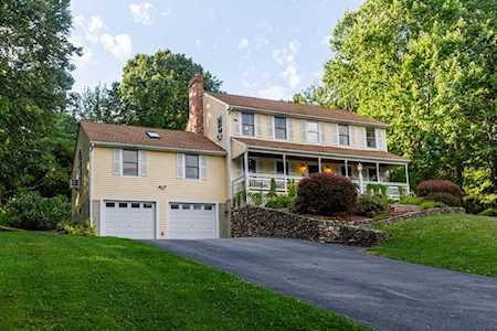 26 Bond Hollow Rd Sutton, MA 01590