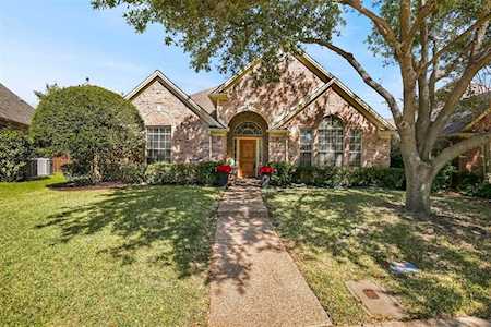 305 Cosbie Drive Irving, TX 75063