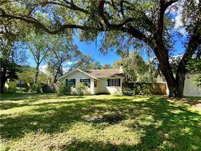 217 9th St SE Winter Haven, FL 33880