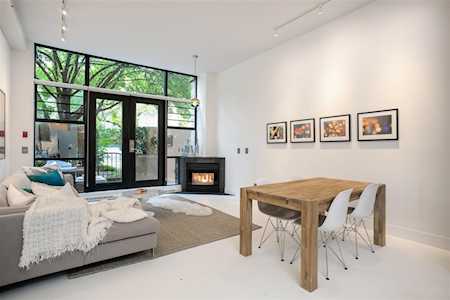 2156 W 12th Avenue #6 Vancouver, BC V6K 2N2