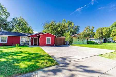 8418 Campanella Drive Dallas, TX 75243
