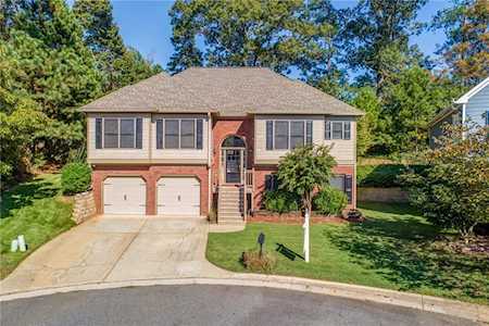 4303 Clairesbrook Ln Acworth, GA 30101