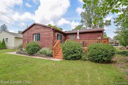 3600 Junior Hamburg Twp, MI 48169
