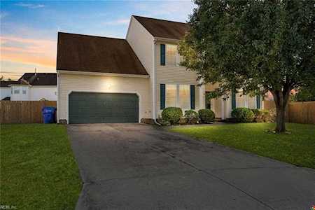 110 Chapel Hill Ct Suffolk, VA 23434
