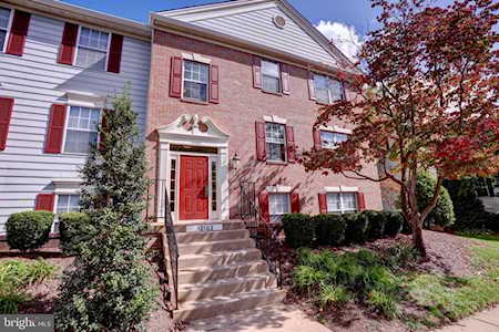 12102 Green Ledge Ct #202 Fairfax, VA 22033