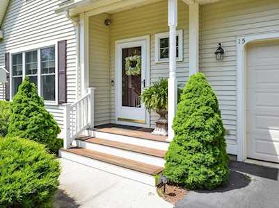 15 Crescent Way #15 Sturbridge, MA 01518