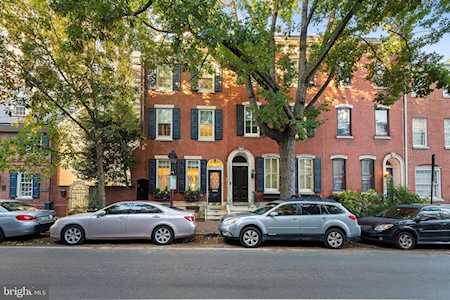 517 Spruce St Philadelphia, PA 19106