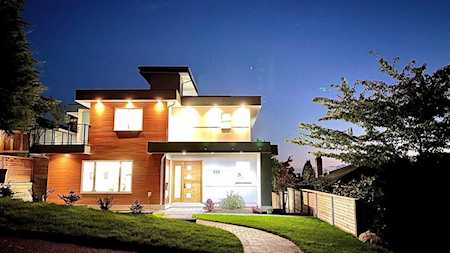 339 W 26th Street North Vancouver, BC V7N 2G7
