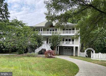 1247 Cherry Tree Ln Annapolis, MD 21403