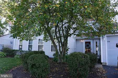 104 Birch Hollow Dr Bordentown, NJ 08505
